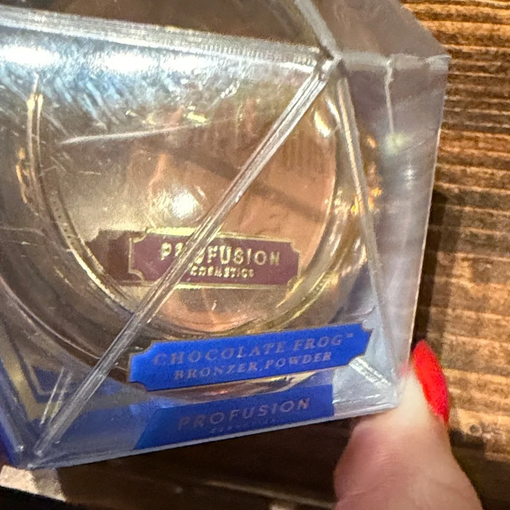 Harry Potter Profusion Cosmetics Chocolate Frog Bronzer powder Christmas gift